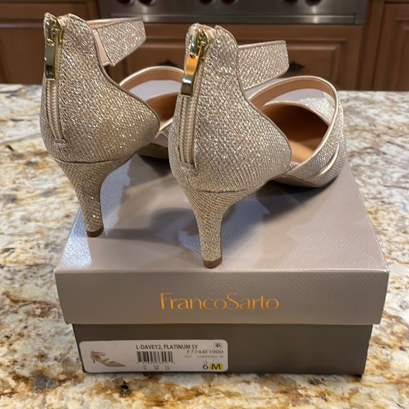 Brand New FRANCO SARTO Platinum zip up shoes! An Awesome Holiday Shoe - Picture 2 of 6